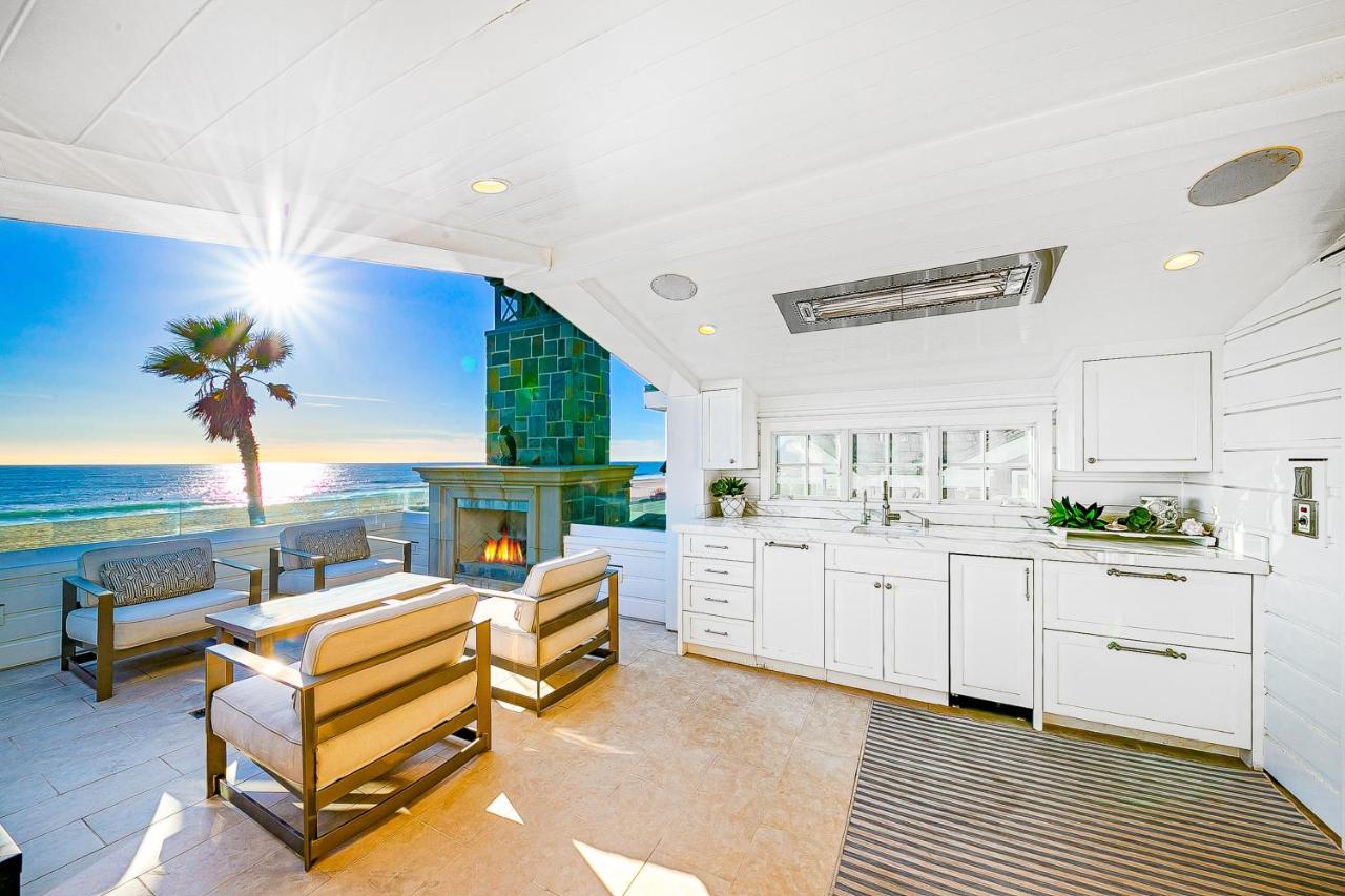 Luxury Beach Front Escape Нюпорт Бийч Екстериор снимка