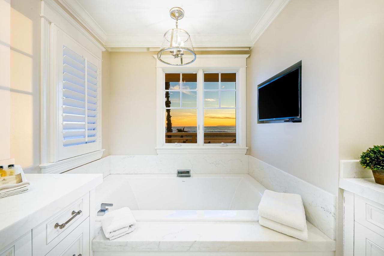 Luxury Beach Front Escape Нюпорт Бийч Екстериор снимка