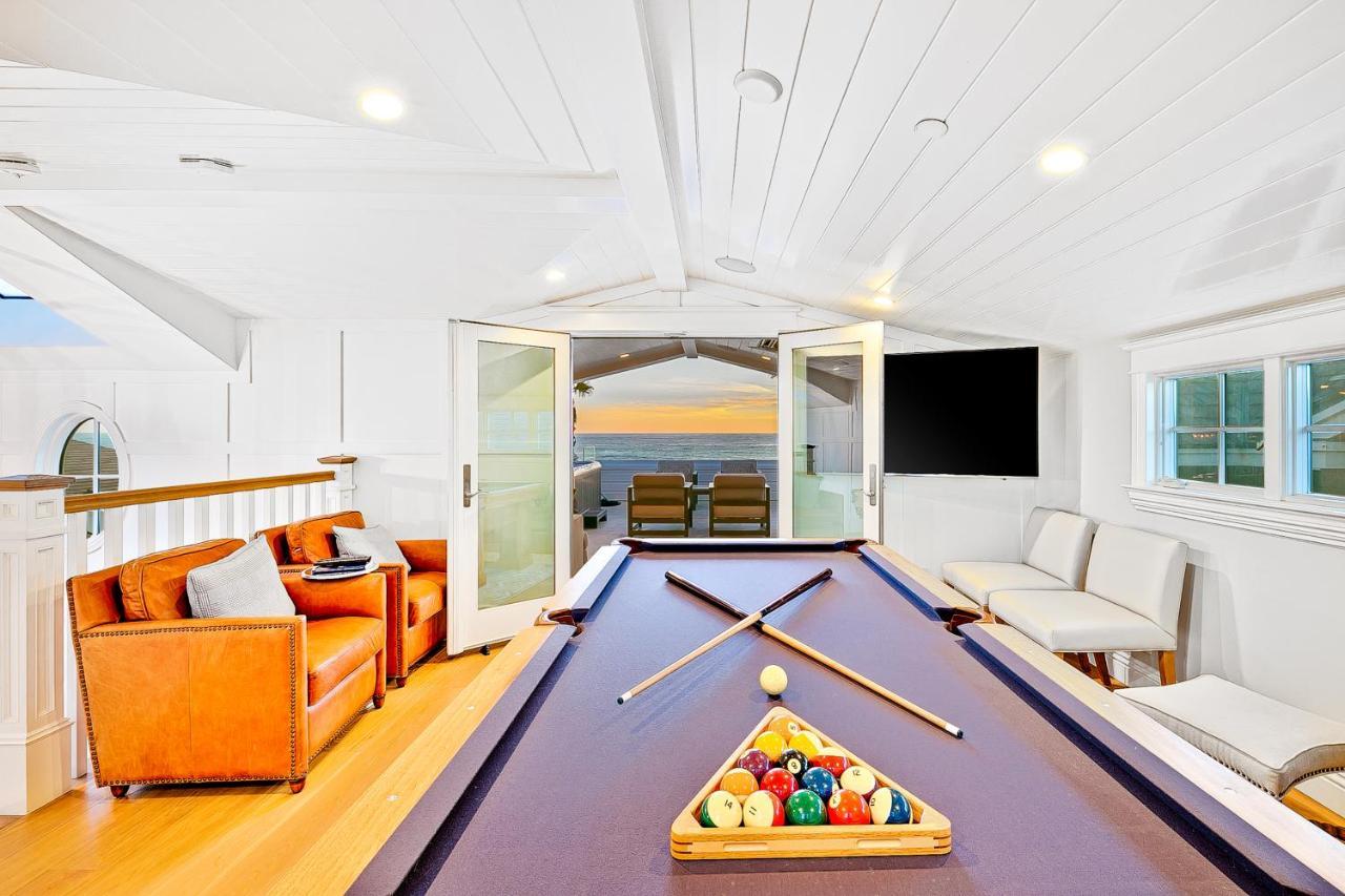 Luxury Beach Front Escape Нюпорт Бийч Екстериор снимка