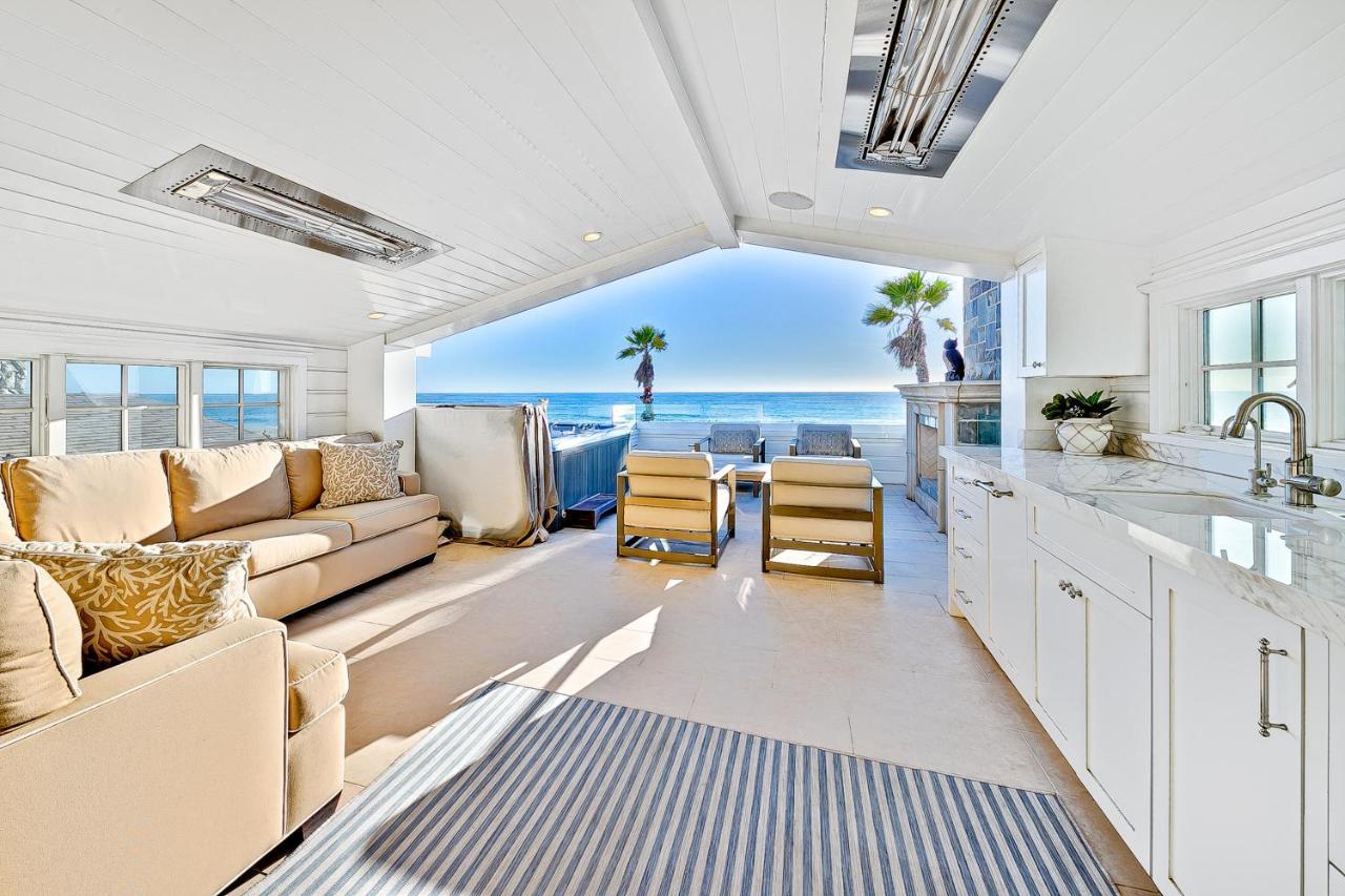 Luxury Beach Front Escape Нюпорт Бийч Екстериор снимка